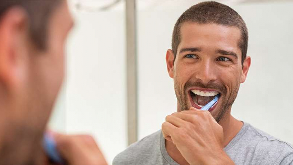 Plaque Management and the Advantages of Ceramic Dental Implants