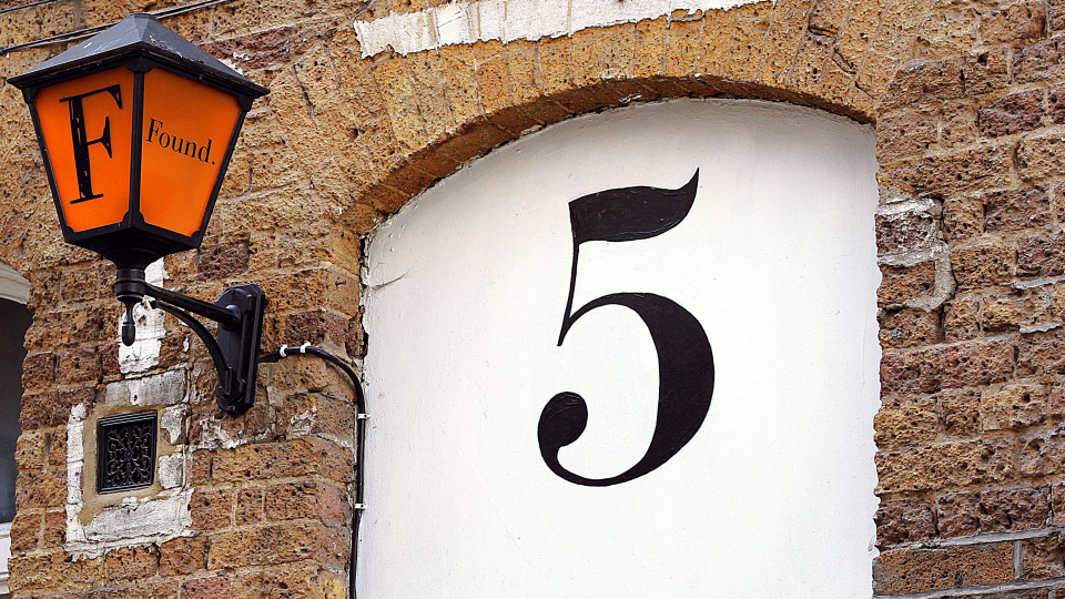 5 Situations Where Zirconia Implants Are Better Than Titanium
