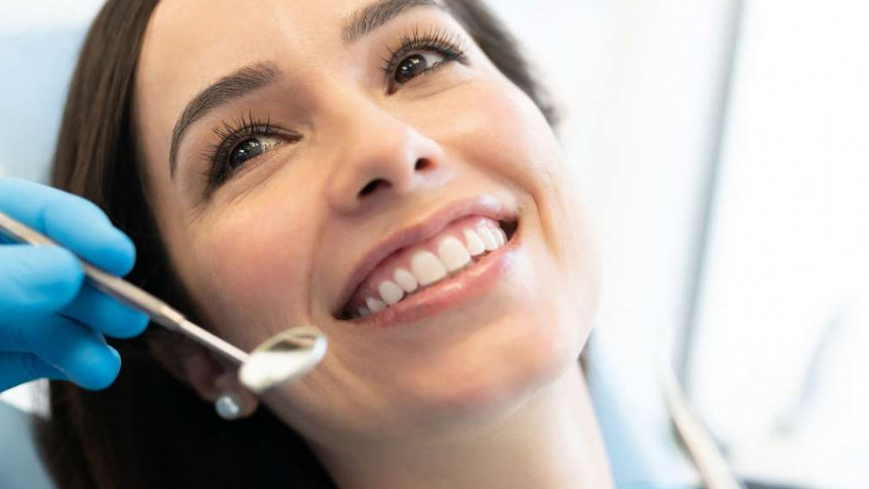 What are Dental Implants? A Comprehensive Guide to the Best Solution for Tooth Replacement