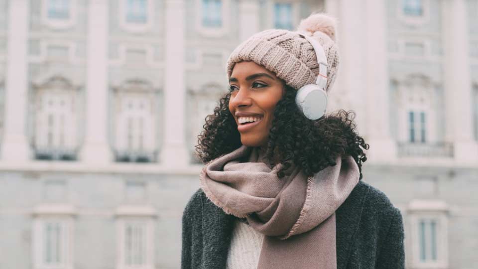 Dental Implants: Ceramic versus Titanium (and why there's one clear choice)